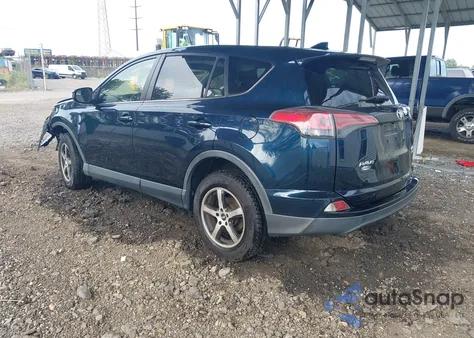 2017 Toyota Rav4 Le z USA, uszkodzony, nr VIN JTMBFREVXHJ712599